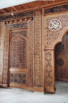 Mihrab Masjid Ukiran Kaligrafi