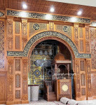 Mihrab Masjid Motif Gebyok dan Kaligrafi