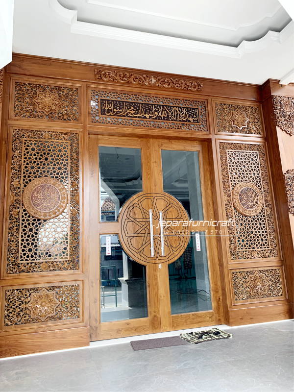 Pintu Masjid Motif Ukiran Jawa